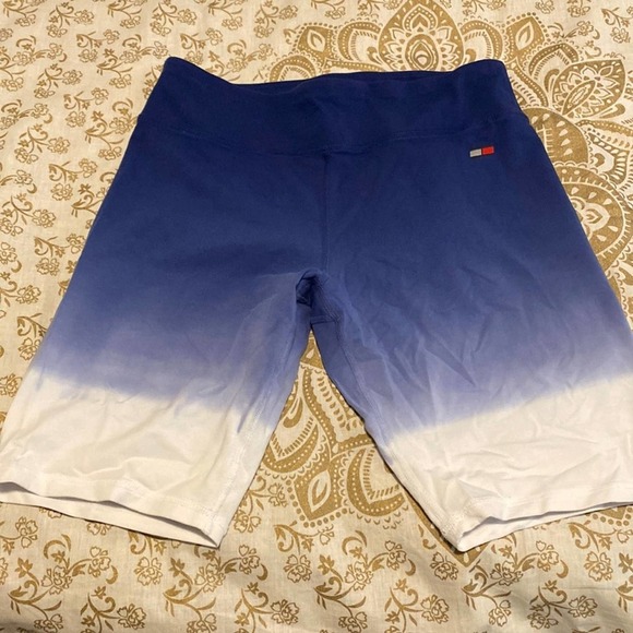 Tommy Hilfiger garment is a dip-dyed drawstring bike shorts height-rise - Picture 1 of 5